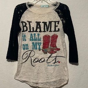 Southern Grace lace quarter sleeve shirt size S